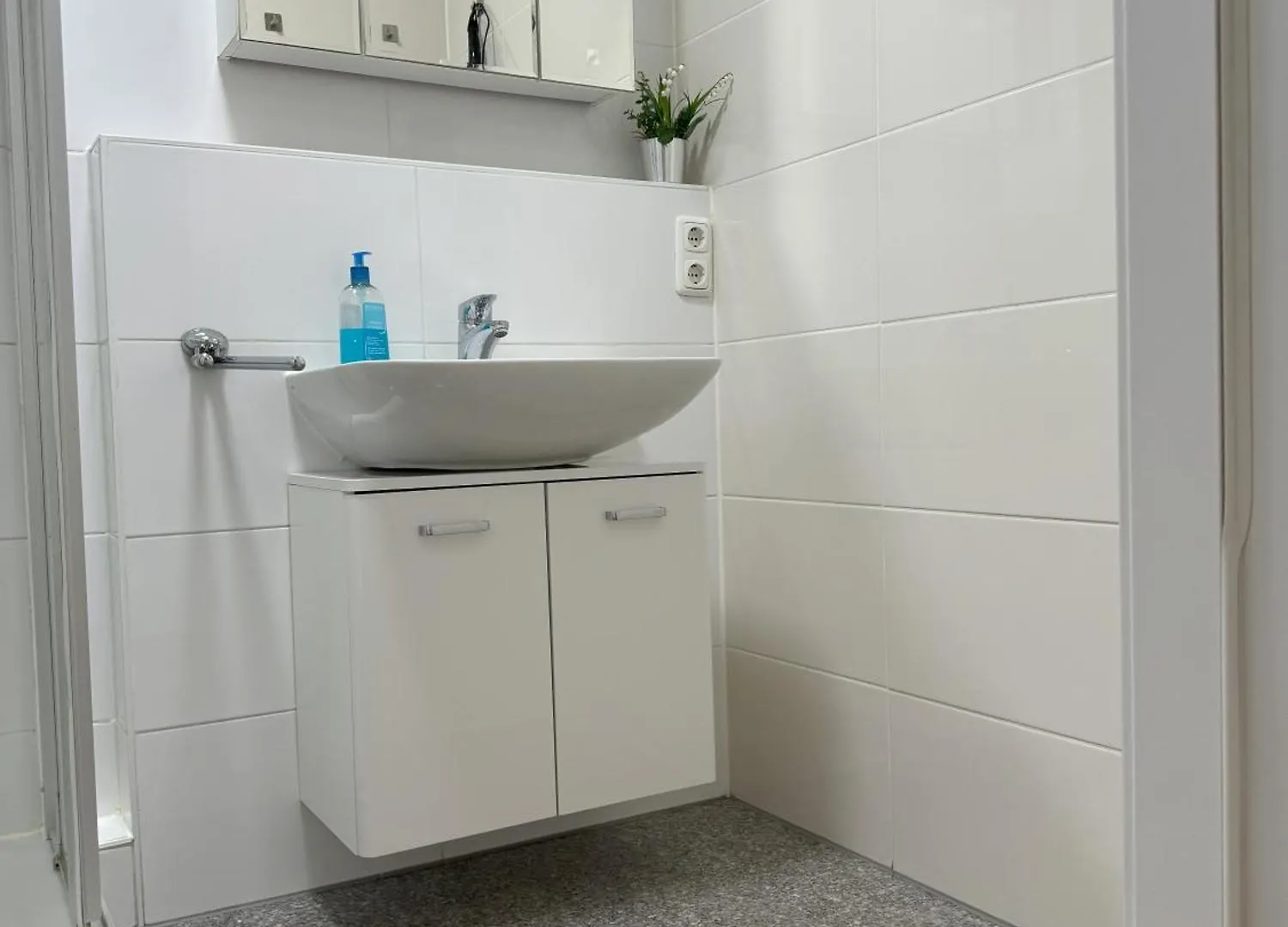 Sunny Apartment With Pool Access Münih 0*,  Almanya