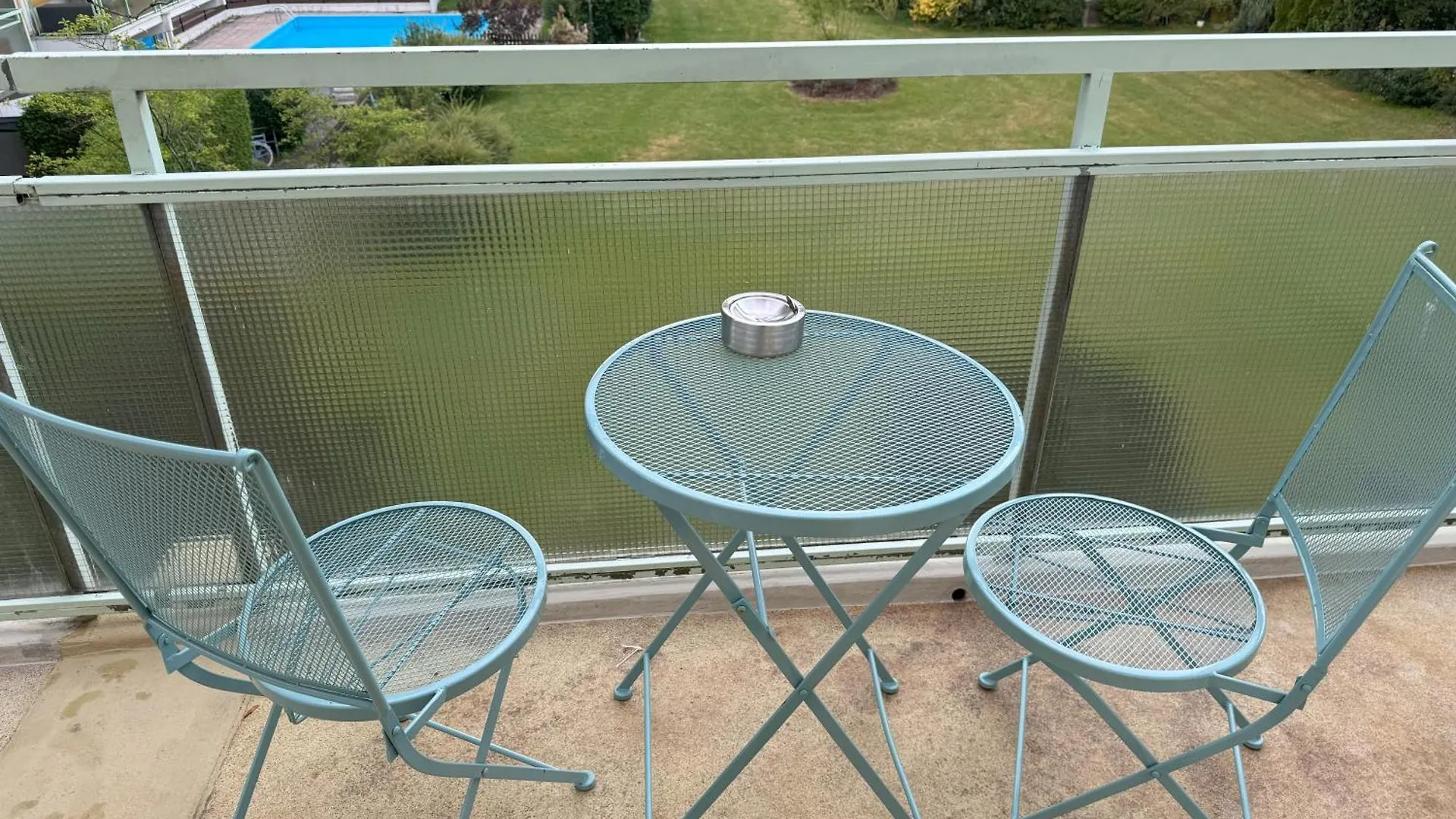 Sunny Apartment With Pool Access Münih