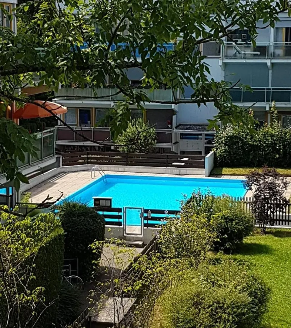 Sunny Apartment With Pool Access Münih